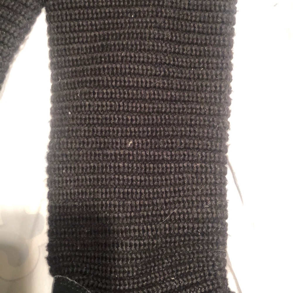 Uggs Size 6 - image 2